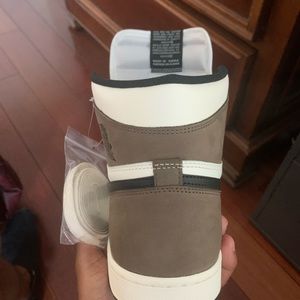 JORDAN 1 RETRO HIGH DARK MOCHA - SIZE 11 - NEW